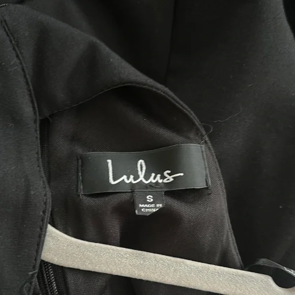 Elegant Black Evening Gown - Picture 5 of 5